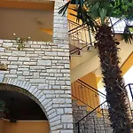 La Pinetina 3 Apartment